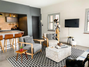 Stay On Main Plett - Contemporary 2-Bedroom Apartment